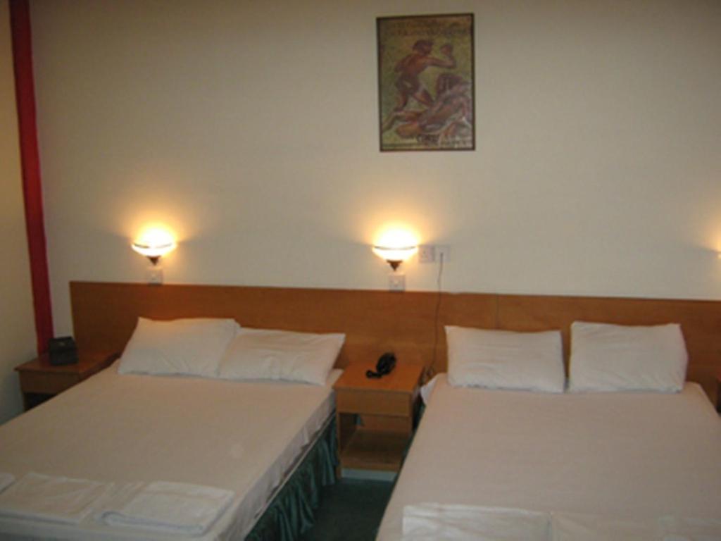 Sky Hotel Nicosia Cameră foto