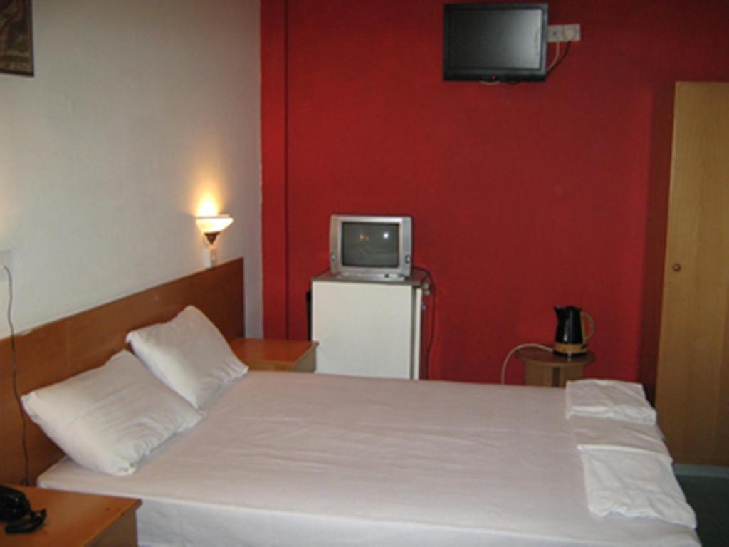 Sky Hotel Nicosia Cameră foto